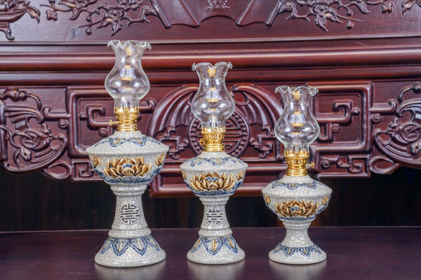 Đèn dầu để bàn thờ Hoa Sen men rạn gốm sứ Bát Tràng