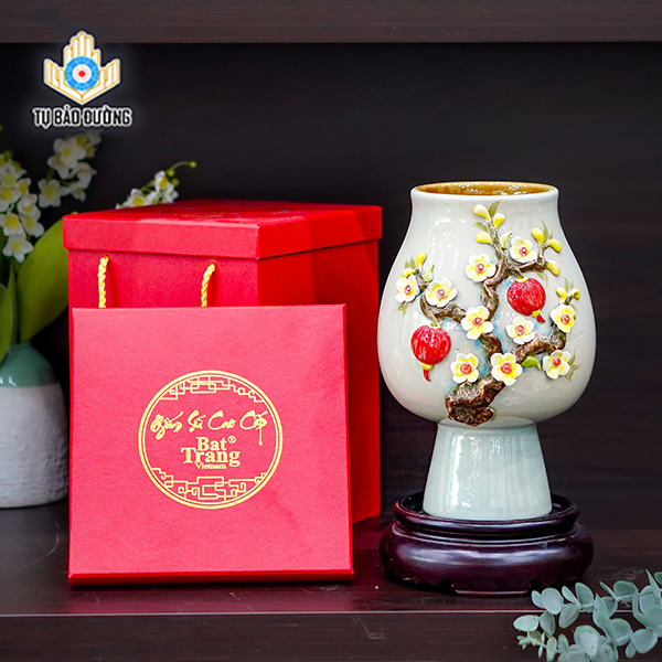 Bình Ly Cành Hoa Mai Đắp Nổi - Gốm Sứ Bát Tràng